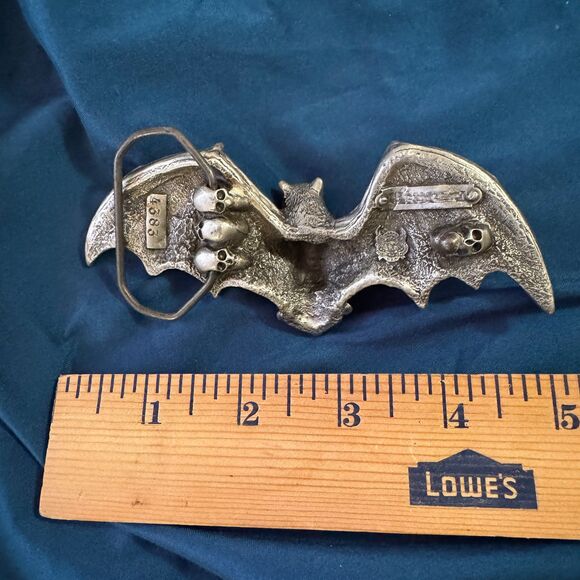 Bat Belt Buckle with skull detailing on back [Jewelry 028]
